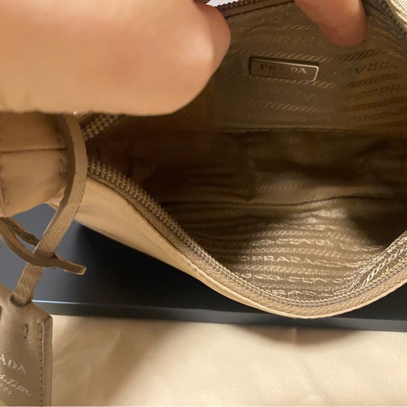 Authentic Re-Nylon Prada Re-Edition 2000 mini bag - Picture 6 of 6